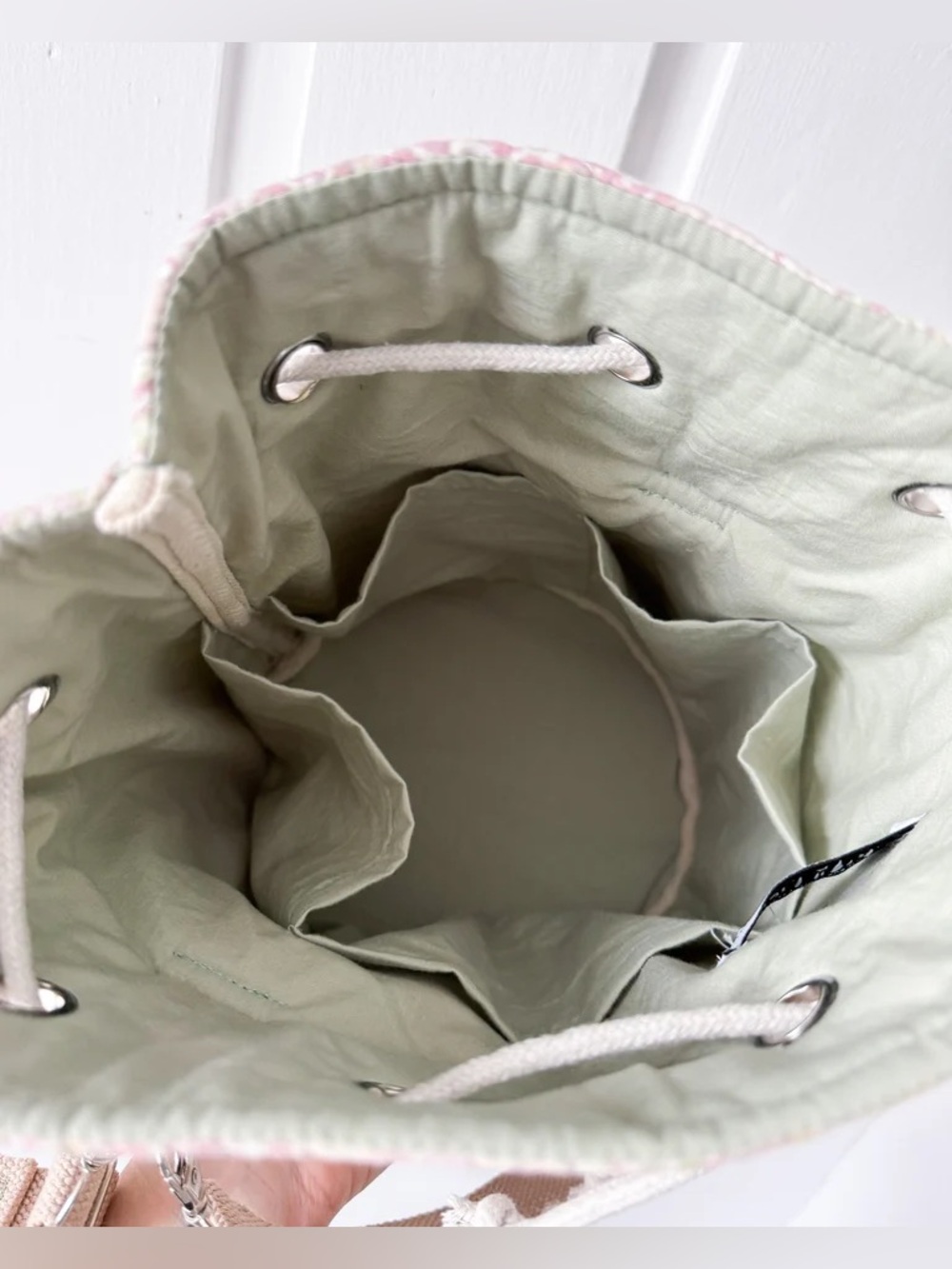 Handmade 🪡 🧵 Upcycled Quilted Mini Drawstring Bag - Picture 5 of 5